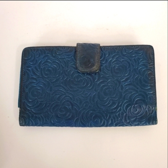LEATHER Wallet Blue Textured Roses - Picture 1 of 7